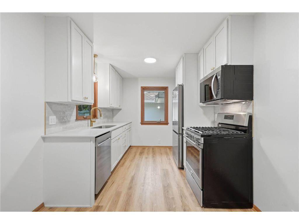 2972 Woodbridge Street Roseville MN 55113 7085503 image12