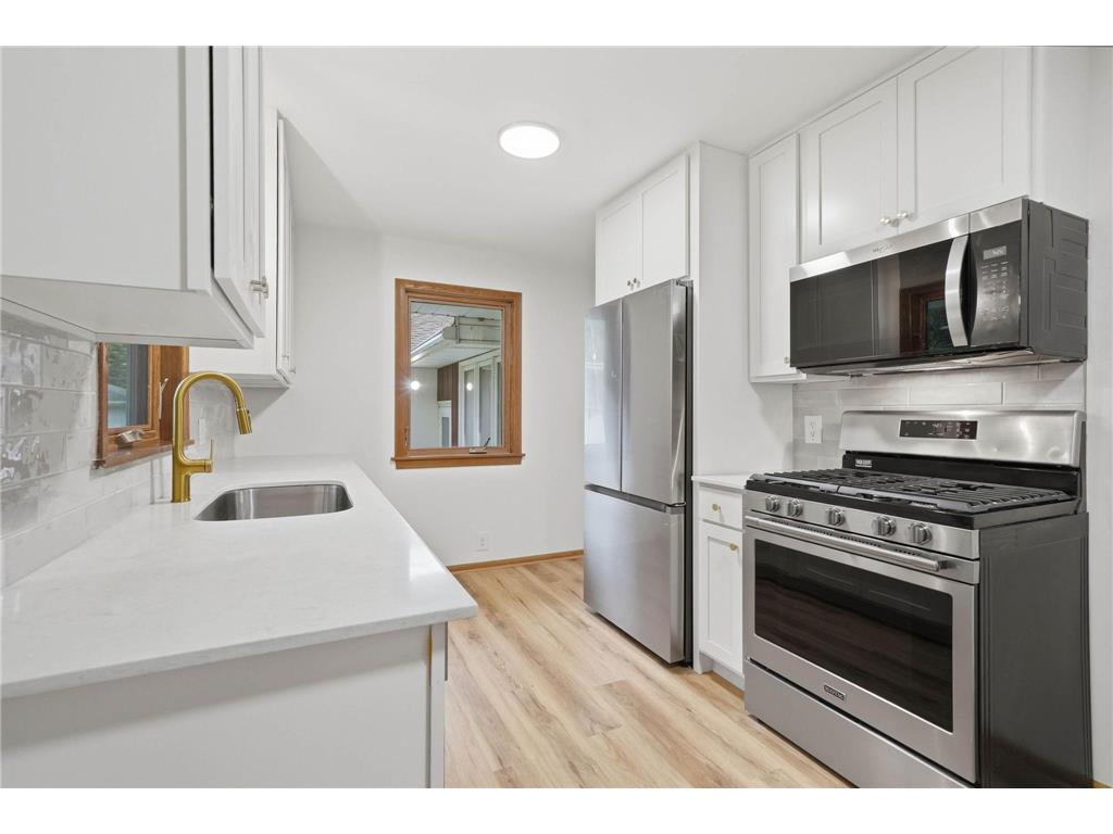 2972 Woodbridge Street Roseville MN 55113 7085503 image13