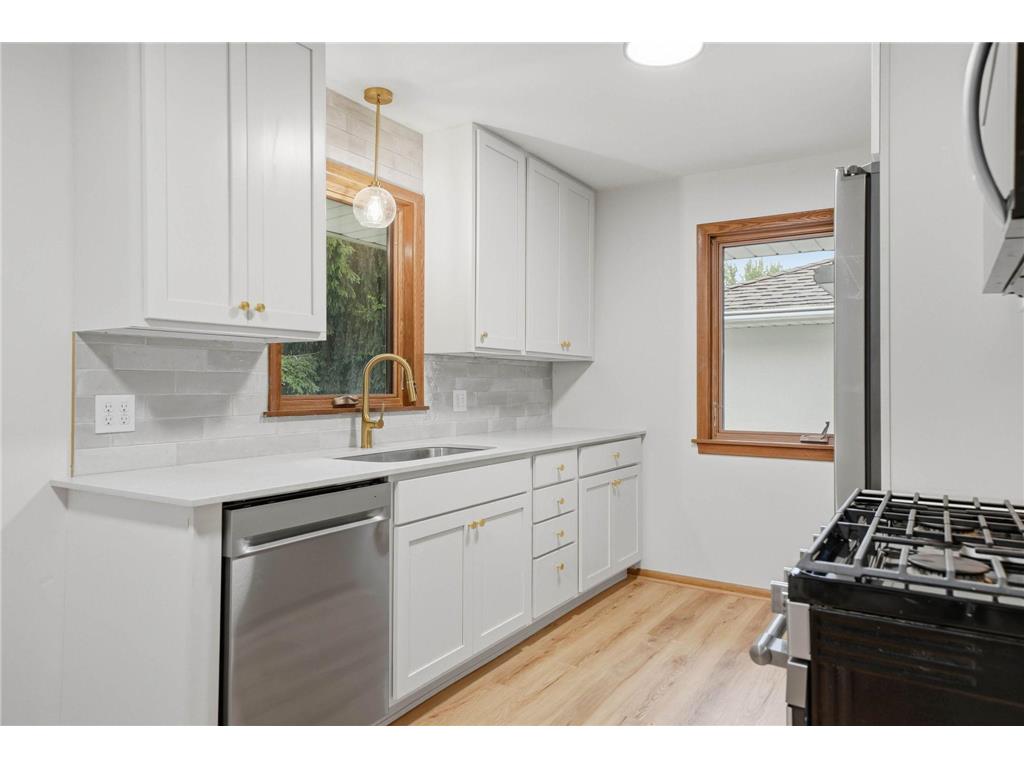 2972 Woodbridge Street Roseville MN 55113 7085503 image14