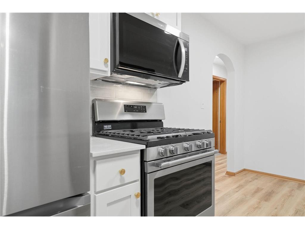 2972 Woodbridge Street Roseville MN 55113 7085503 image16