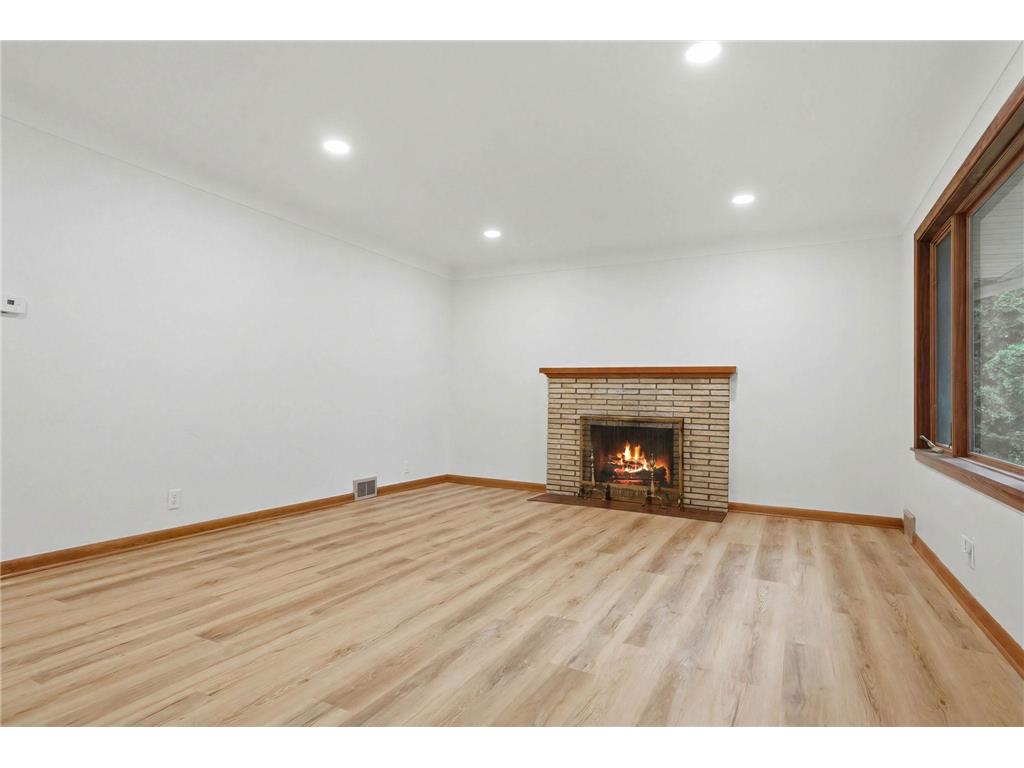 2972 Woodbridge Street Roseville MN 55113 7085503 image2