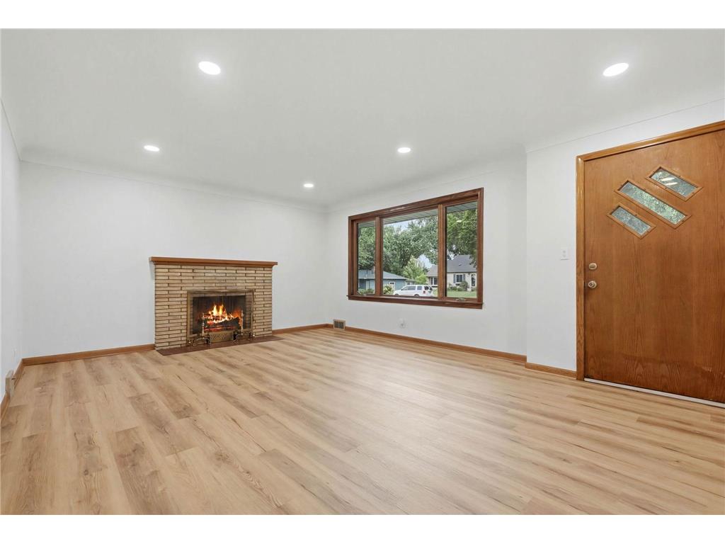 2972 Woodbridge Street Roseville MN 55113 7085503 image4