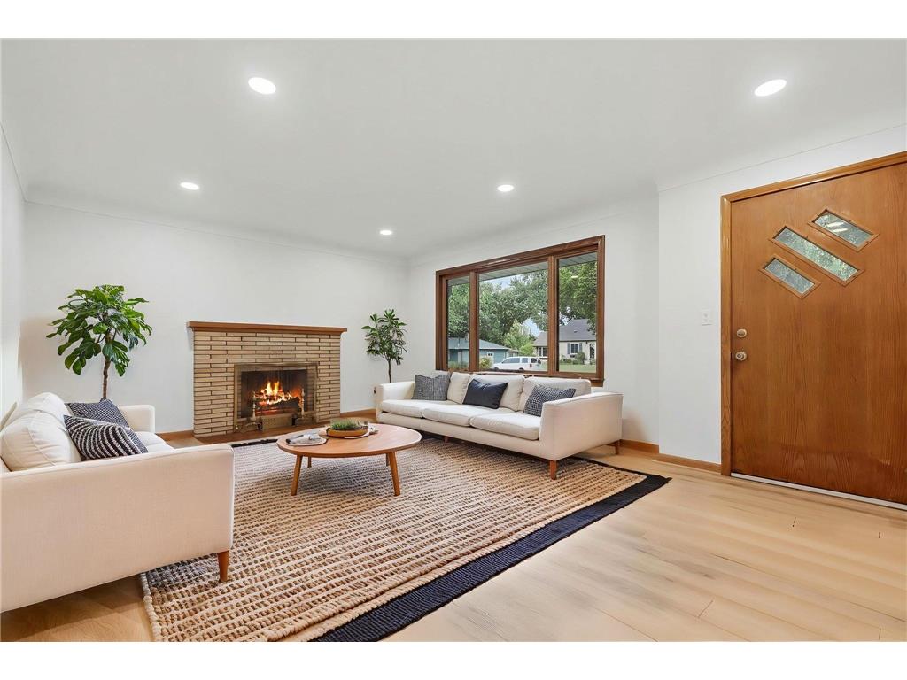 2972 Woodbridge Street Roseville MN 55113 7085503 image5