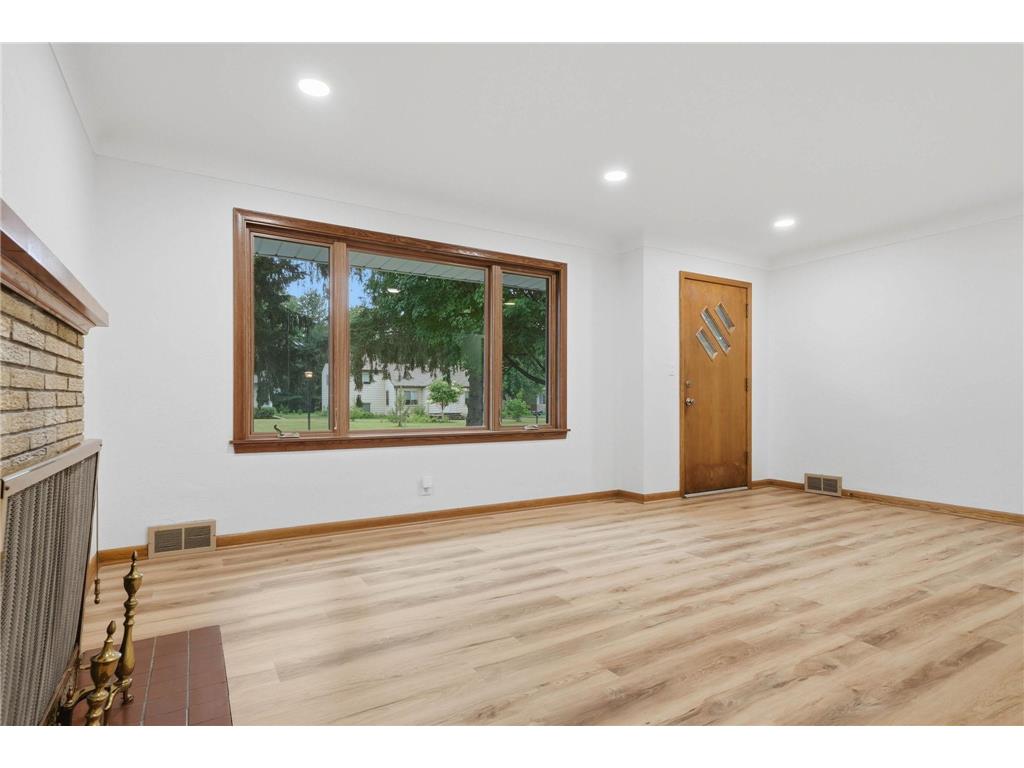 2972 Woodbridge Street Roseville MN 55113 7085503 image8