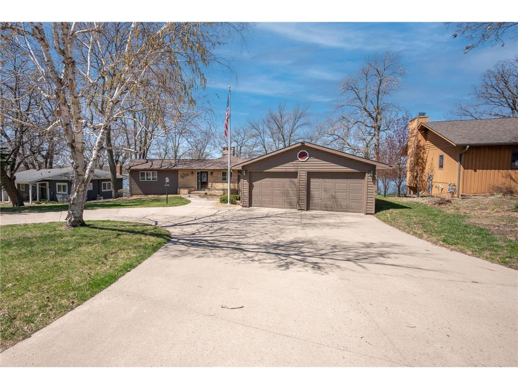 298 E Amber Lake Drive Fairmont MN 56031 - Amber 6303018 image1
