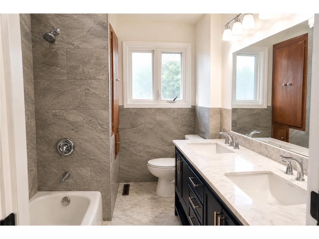 298 Ely Street NE Fridley MN 55432 7095524 image10