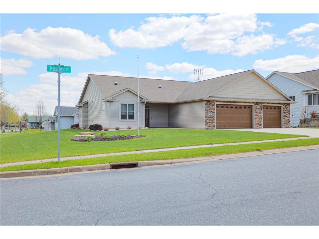 298 Kusilek Street River Falls WI 54022 7066978 image1