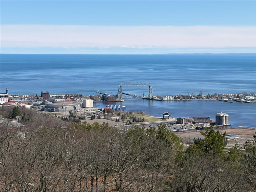 29XX W 15th St Duluth MN 55806 7054713 image1