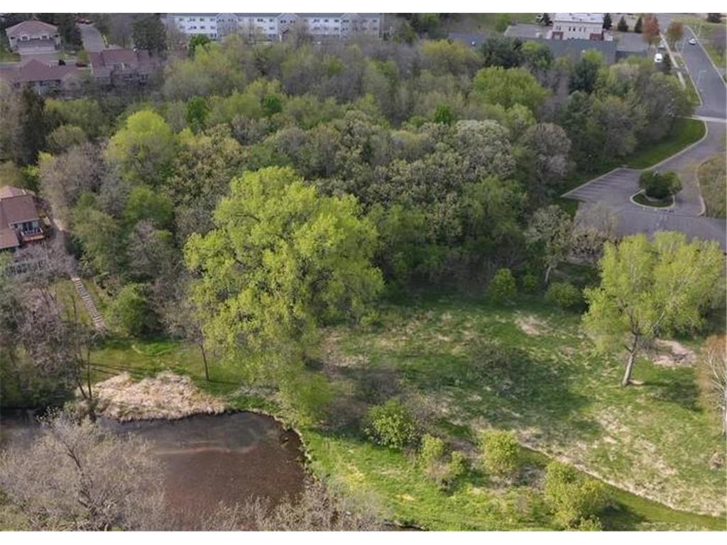 3.25 AC Riverside Drive River Falls WI 54022 - Kinnickinnic River 6651450 image4