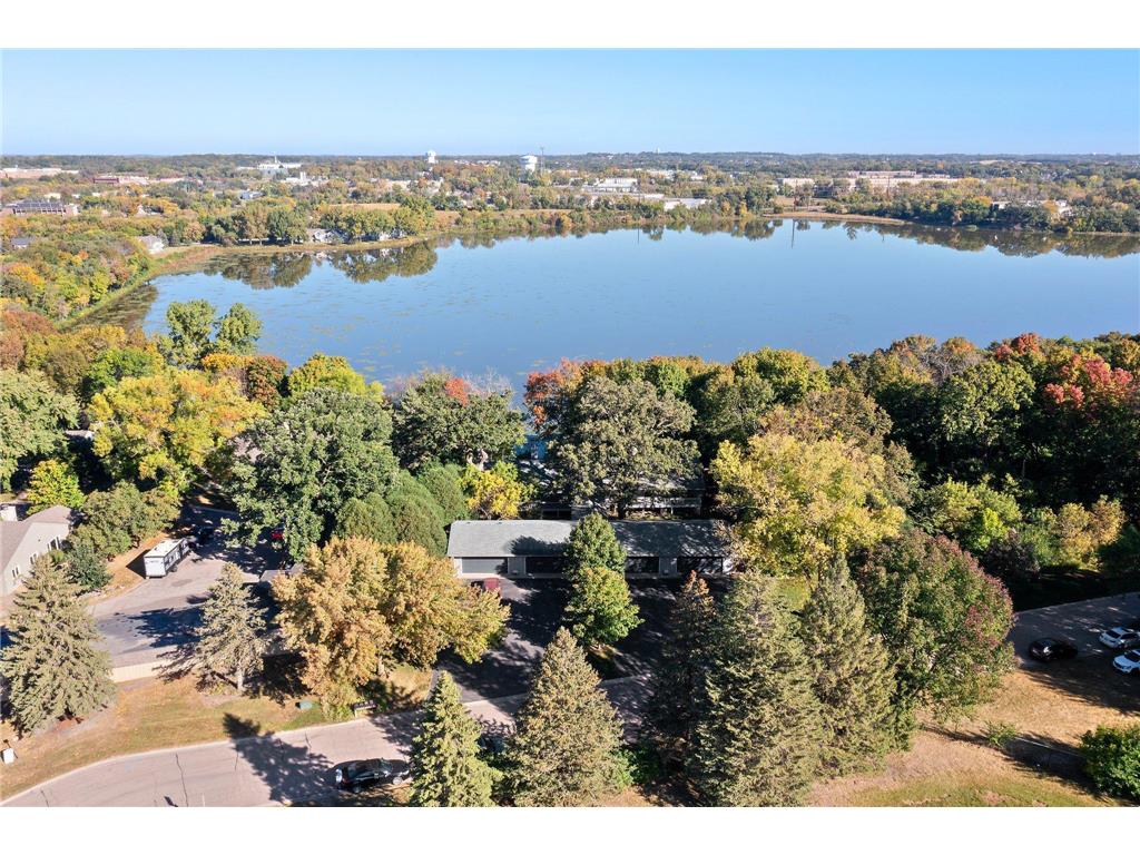 3 Hazeltine Est Chaska MN 55318 - Hazeltine 6610853 image1