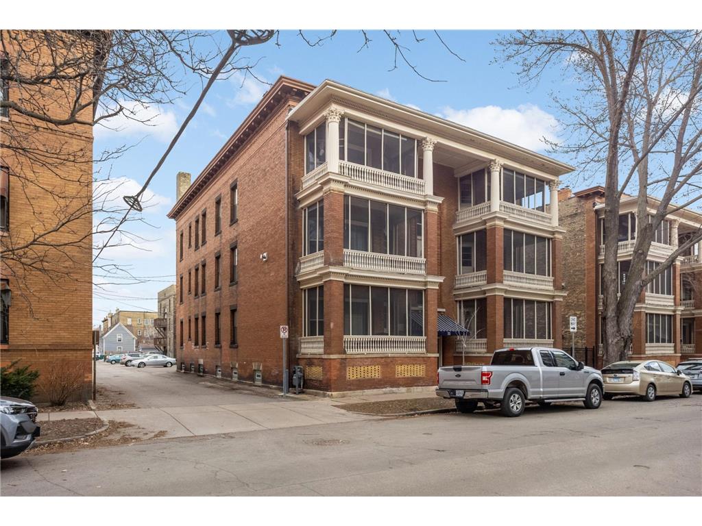 30 Saint Albans Street S #2A Saint Paul MN 55105 7044692 image1