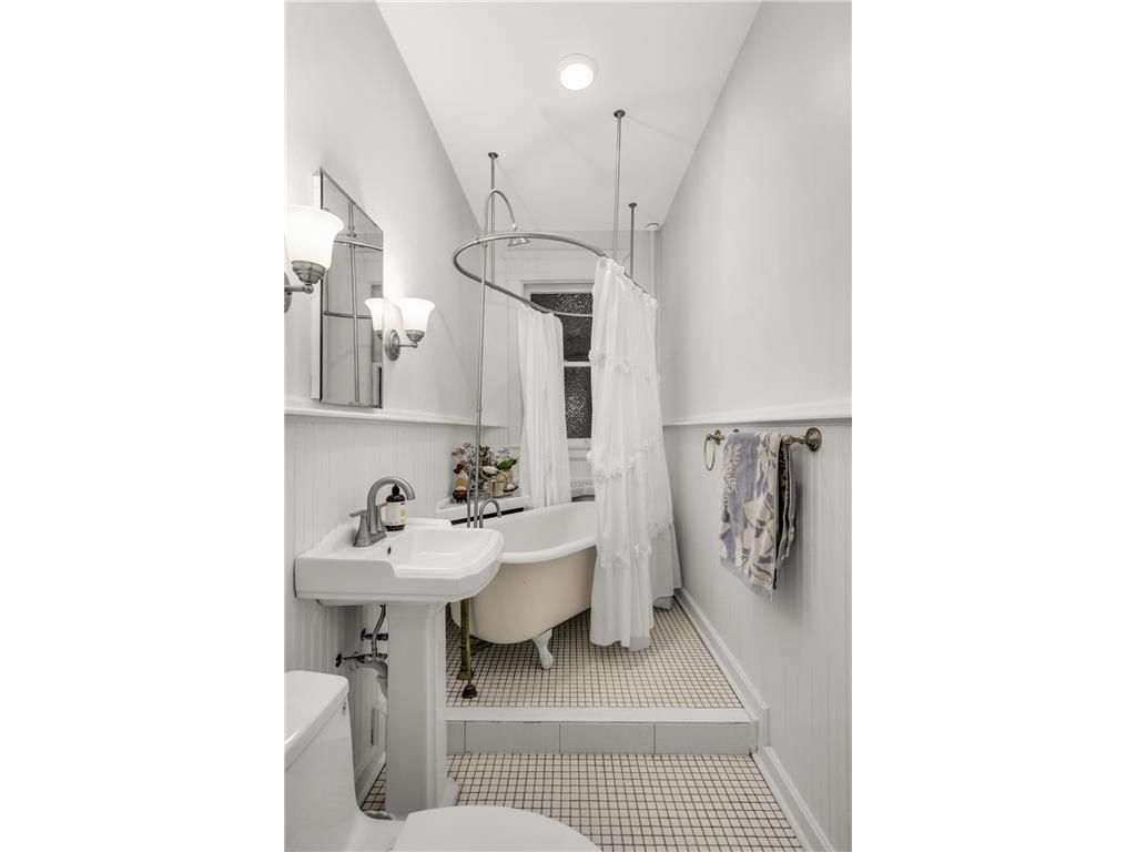 30 Saint Albans Street S #2A Saint Paul MN 55105 7044692 image12