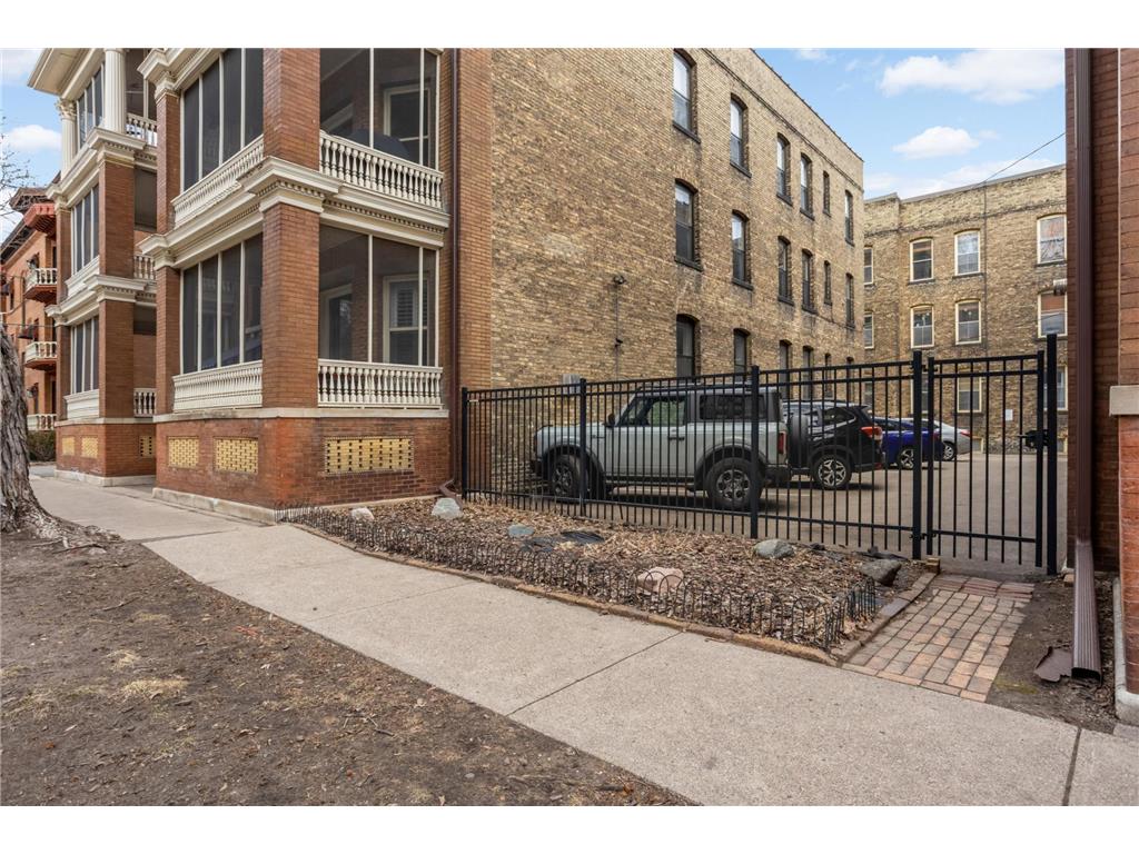 30 Saint Albans Street S #2A Saint Paul MN 55105 7044692 image27