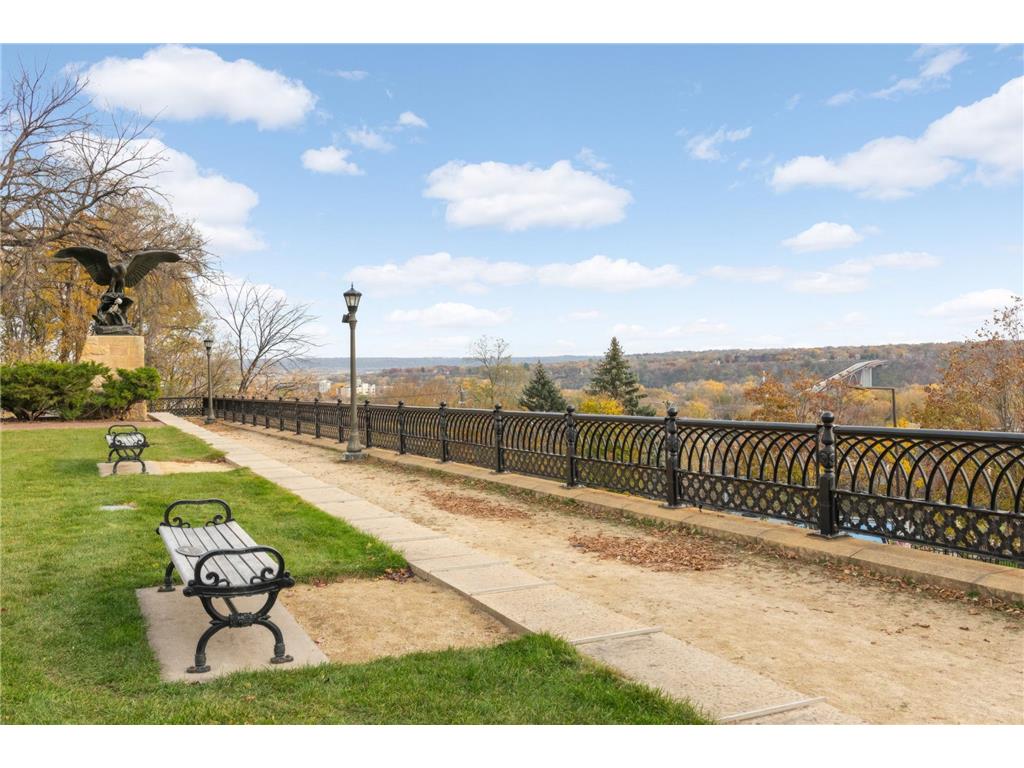 30 Saint Albans Street S #2A Saint Paul MN 55105 7044692 image44