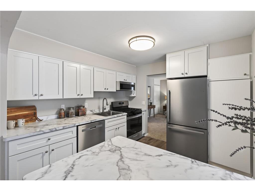 300 106th Avenue NW Coon Rapids MN 55448 7003358 image1