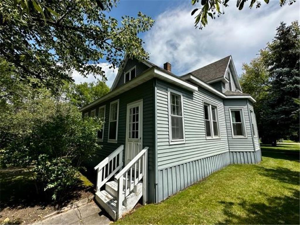 300 3rd Avenue NE Roseau MN 56751 6411255 image1