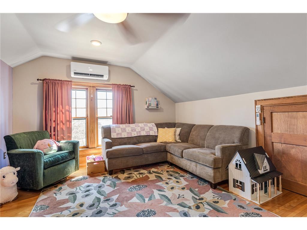 300 5th Street SW Plainview MN 55964 7053648 image21