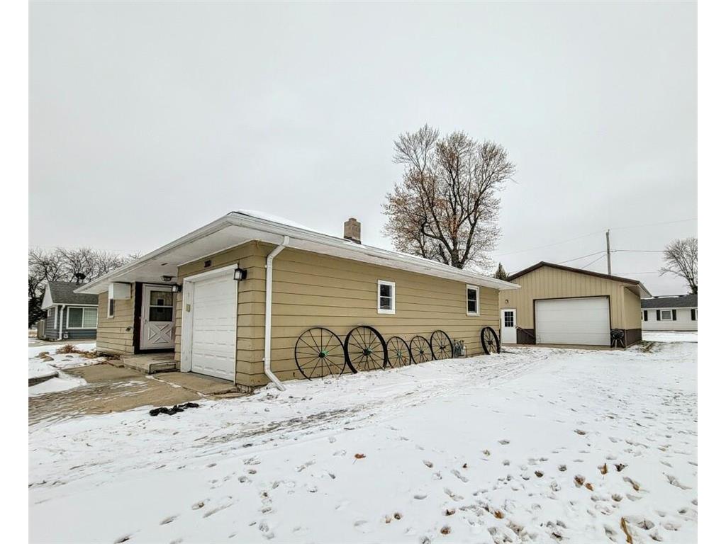 300 6th Street W, Hector, MN, 55342 MLS 6315880 Edina Realty