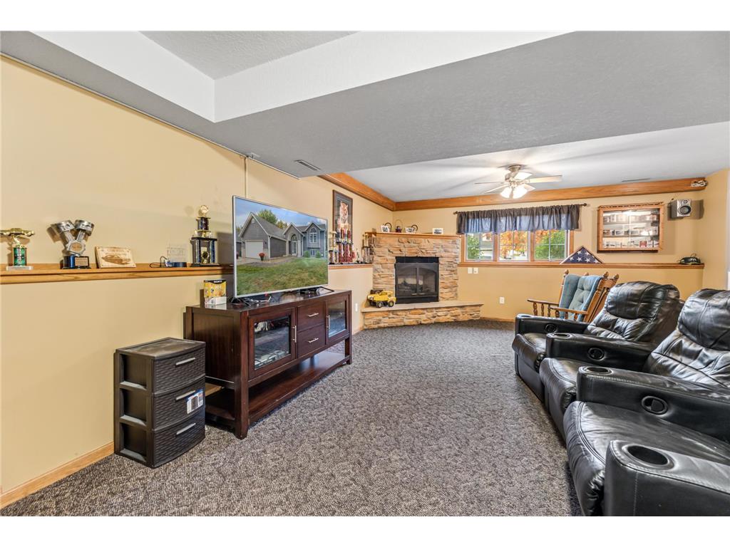 300 7th Street SW Plainview MN 55964 6809481 image22