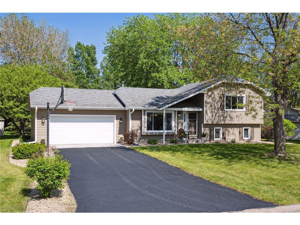 300 Berkshire Lane N Plymouth MN 55441 6377256 image1