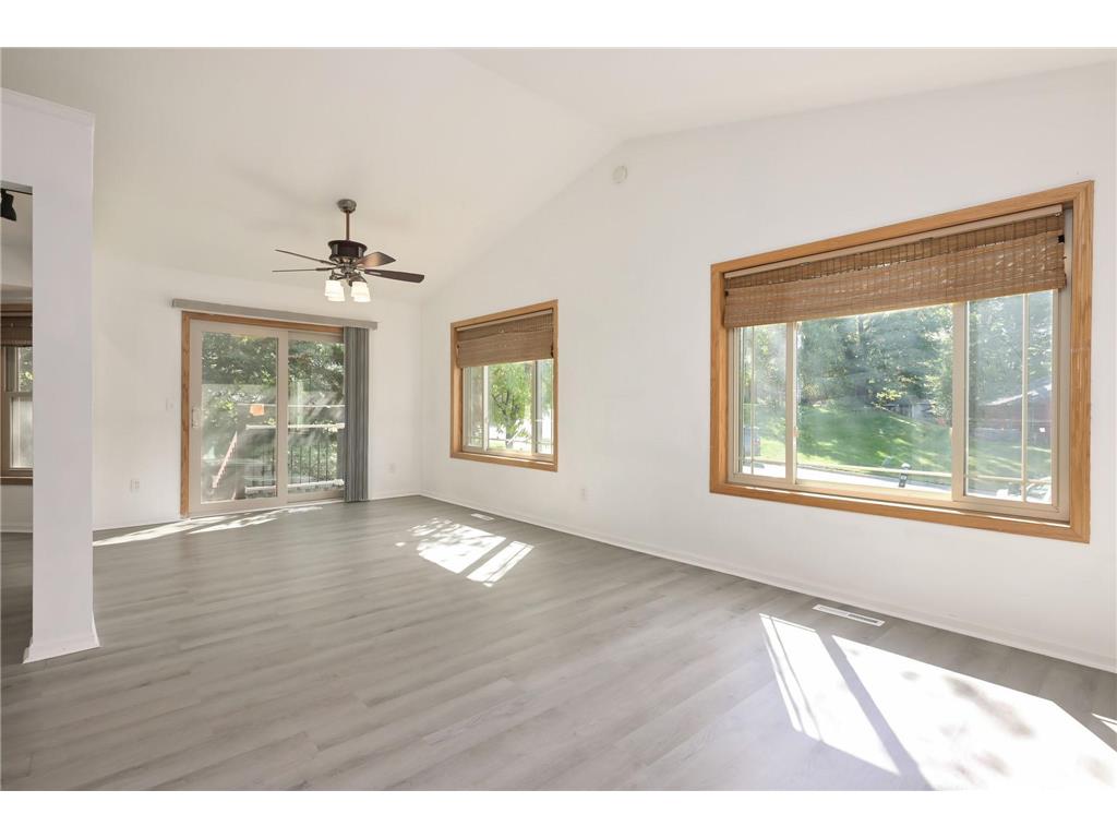 300 Butternut Lane Burnsville MN 55306 6795652 image11