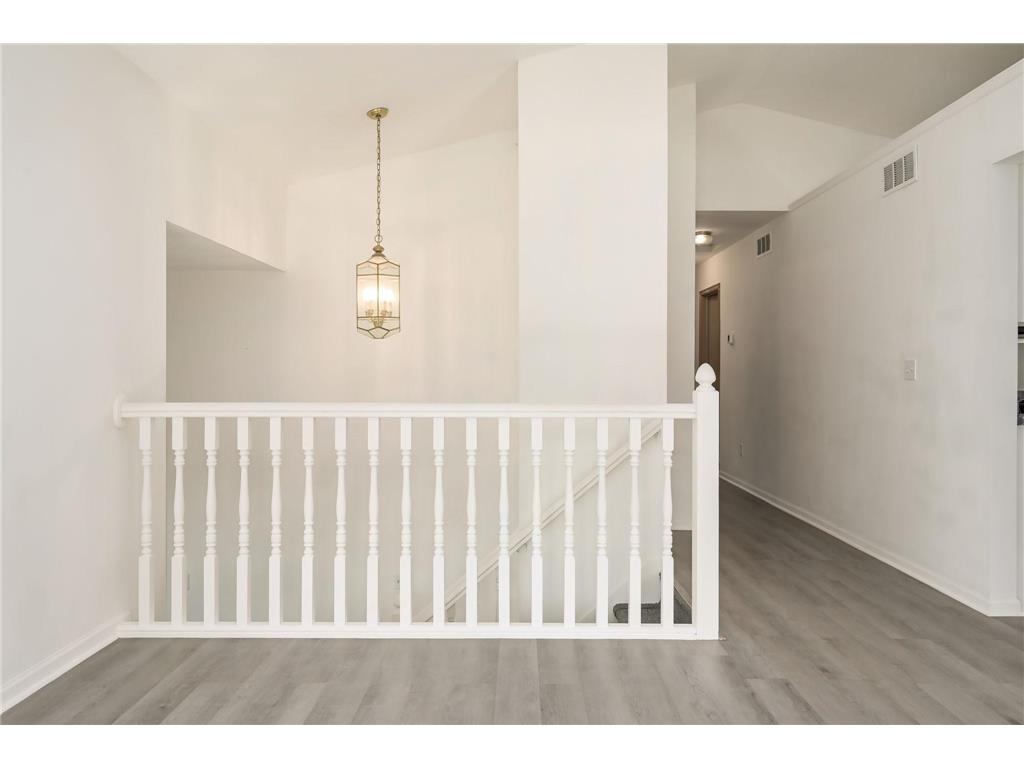 300 Butternut Lane Burnsville MN 55306 6795652 image16