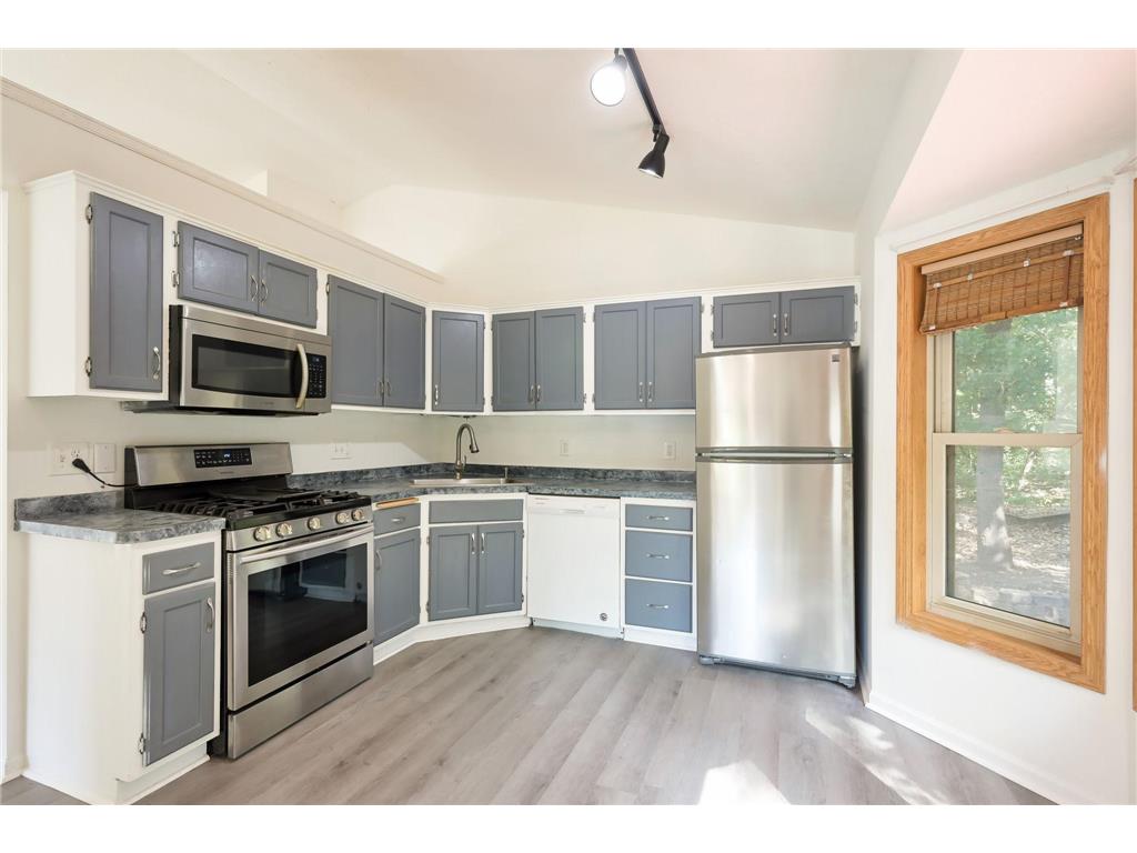 300 Butternut Lane Burnsville MN 55306 6795652 image17