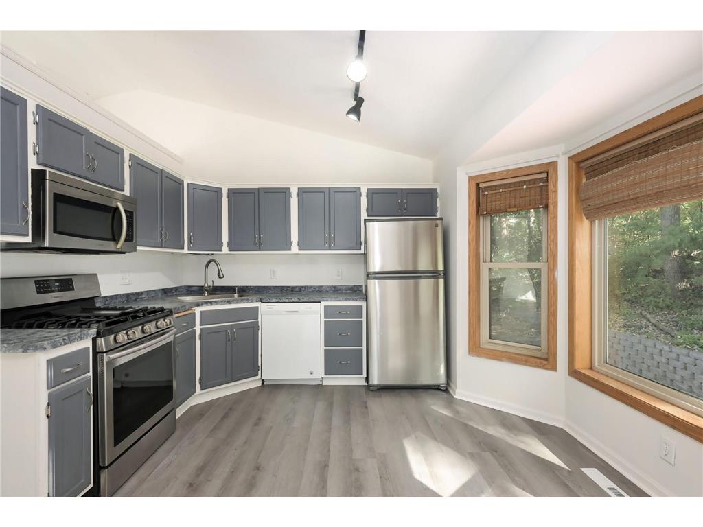 300 Butternut Lane Burnsville MN 55306 6795652 image19