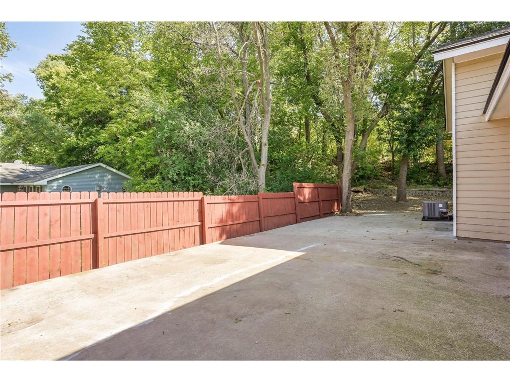 300 Butternut Lane Burnsville MN 55306 6795652 image36