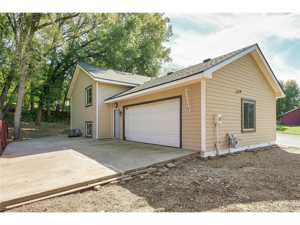 300 Butternut Lane Burnsville MN 55306 6795652 image37