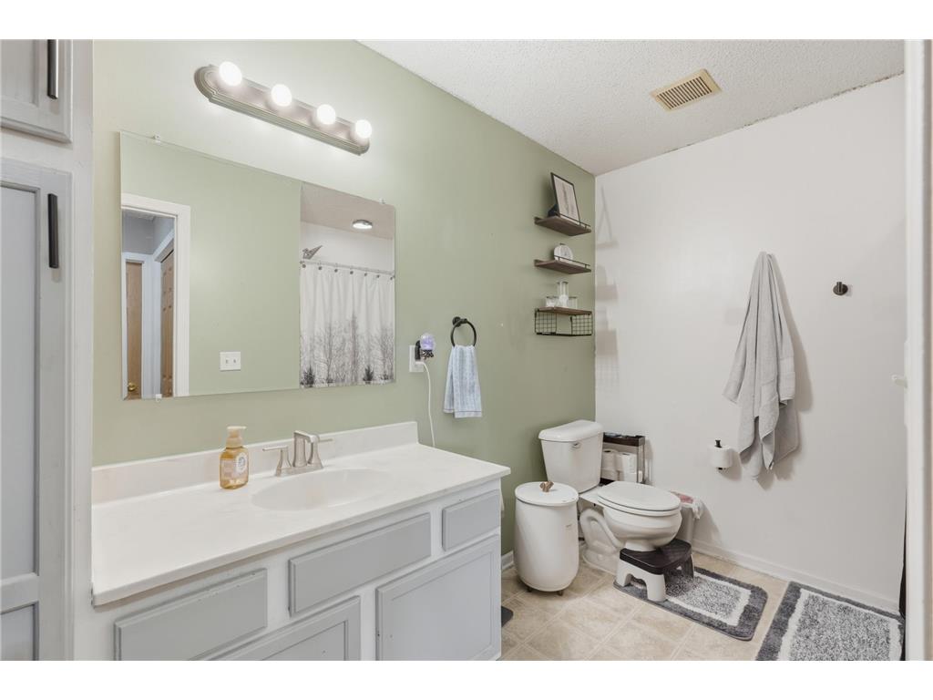 300 Cedar Street #15 Baldwin WI 54002 6801142 image6