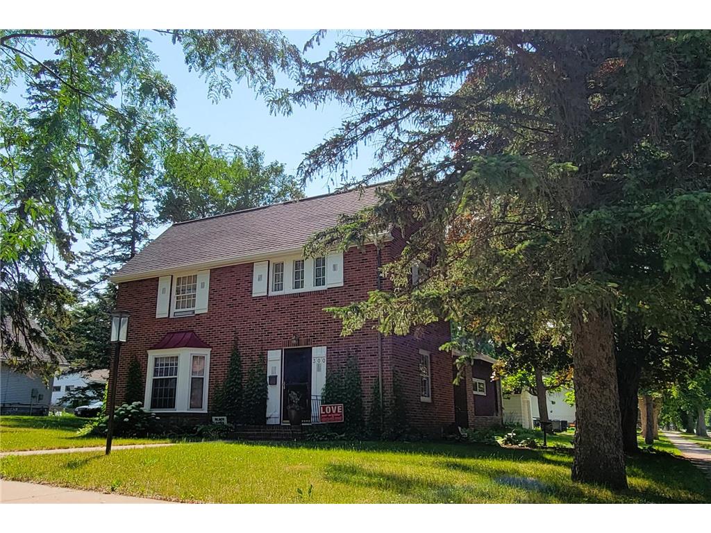 300 E 3rd Street Morris MN 56267 6511749 image1