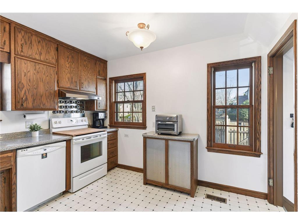 300 E Diamond Lake Road Minneapolis MN 55419 7033546 image17