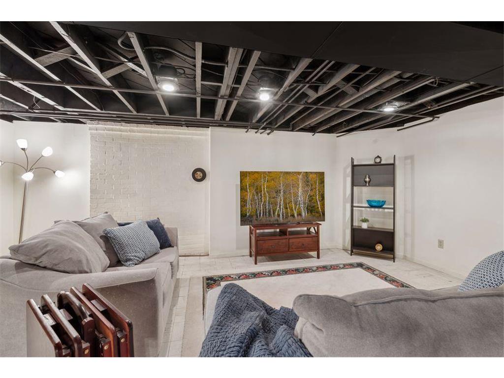 300 E Diamond Lake Road Minneapolis MN 55419 7033546 image36