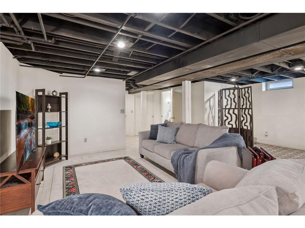 300 E Diamond Lake Road Minneapolis MN 55419 7033546 image37