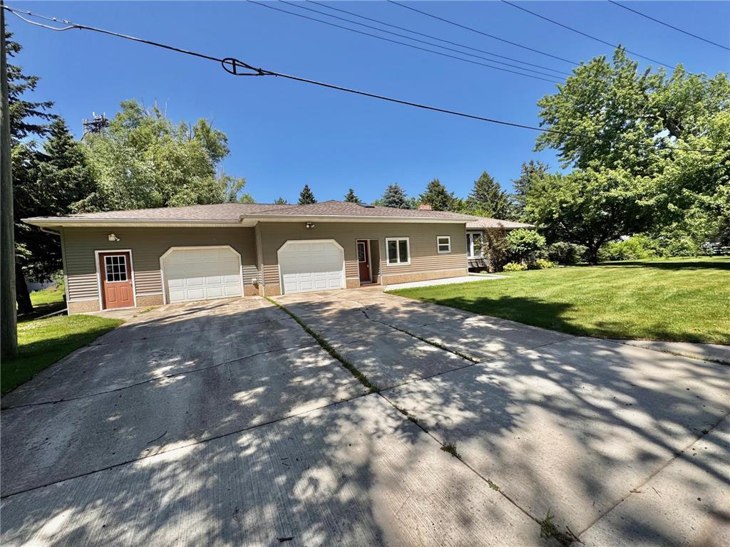 300 E Lyon Street Minneota MN 56264 6739228 image1