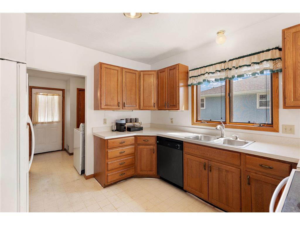 300 E State Street Belle Plaine MN 56011 7068464 image11