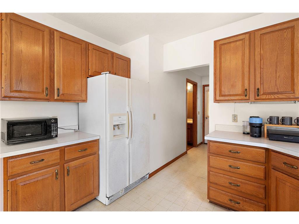 300 E State Street Belle Plaine MN 56011 7068464 image14