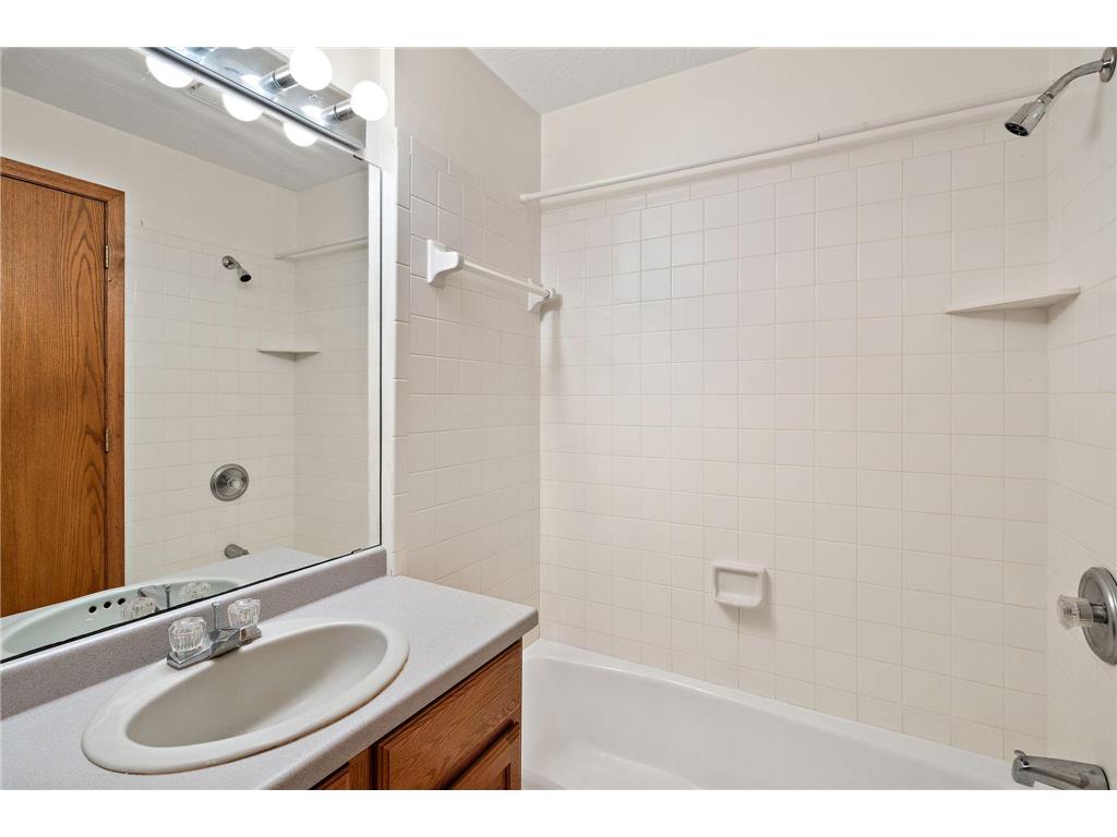 300 E State Street Belle Plaine MN 56011 7068464 image27