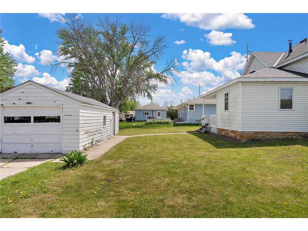 300 E State Street Belle Plaine MN 56011 7068464 image31