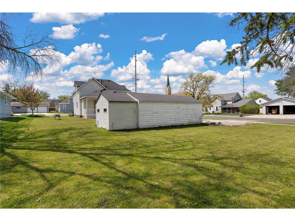 300 E State Street Belle Plaine MN 56011 7068464 image33