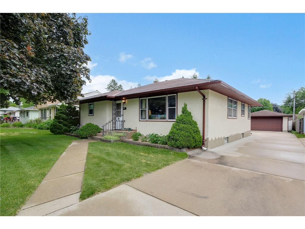 300 Edith Drive West Saint Paul MN 55118 7083751 image1