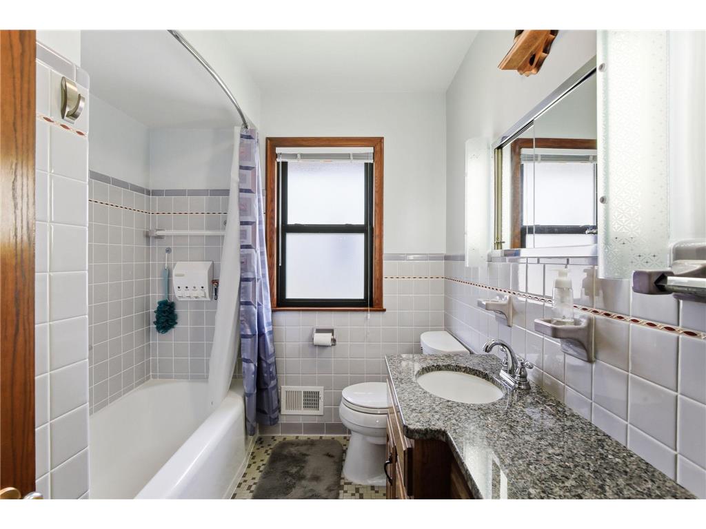 300 Edith Drive West Saint Paul MN 55118 7083751 image19