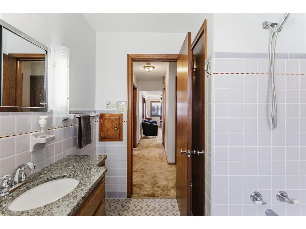 300 Edith Drive West Saint Paul MN 55118 7083751 image20