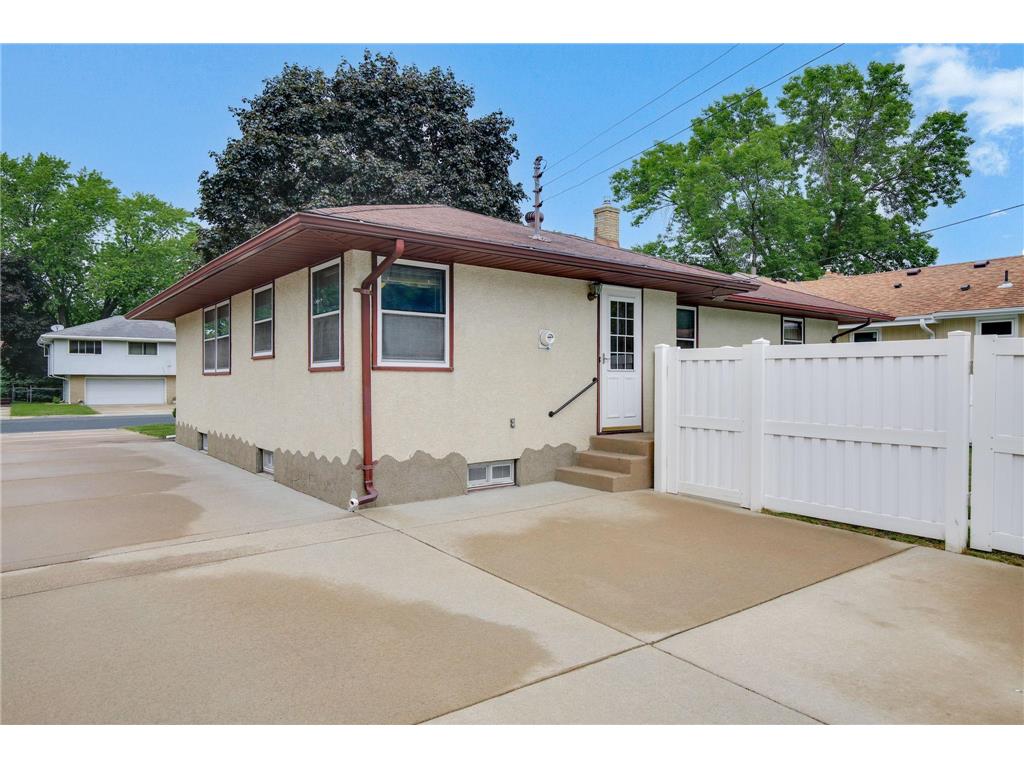 300 Edith Drive West Saint Paul MN 55118 7083751 image38