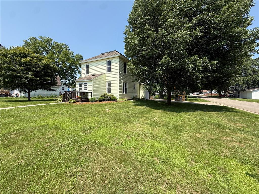 300 Ellington Street West Concord MN 55985 6730902 image1