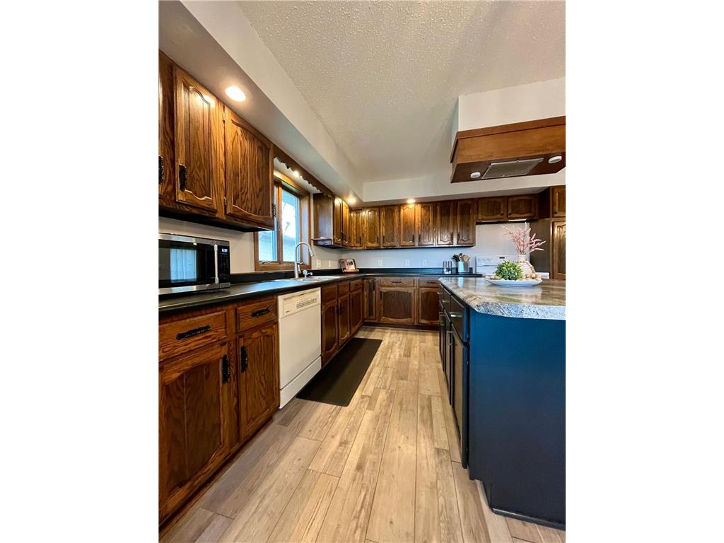 300 G Street Marshall MN 56258 7059571 image48