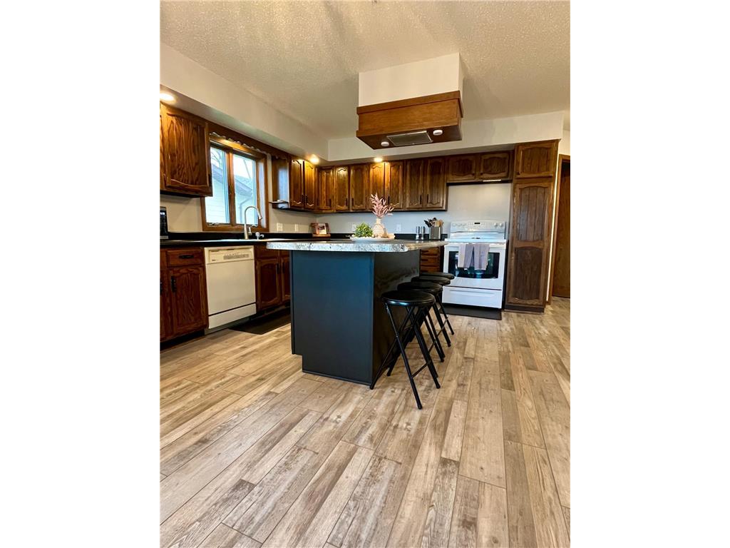 300 G Street Marshall MN 56258 7059571 image49