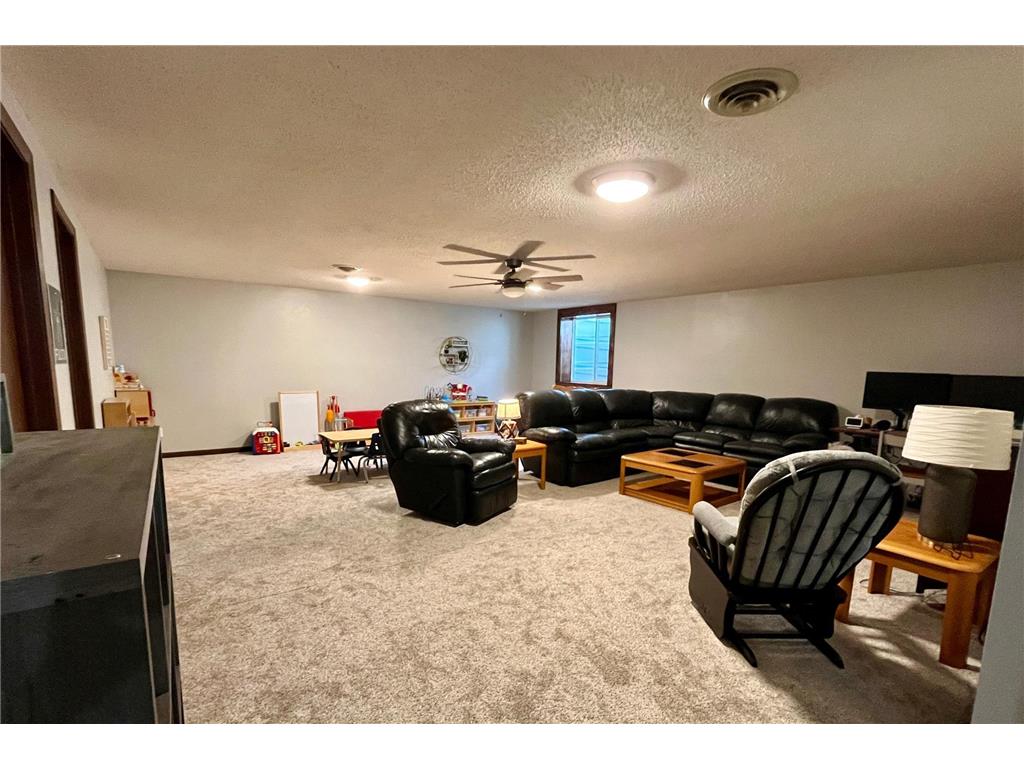 300 G Street Marshall MN 56258 7059571 image58