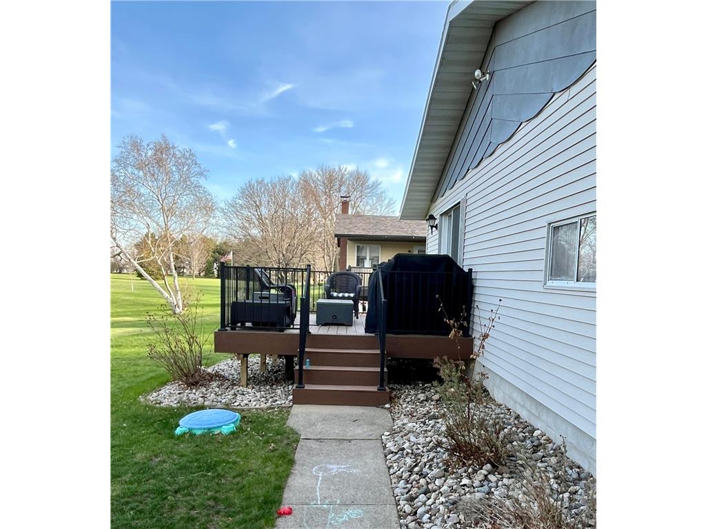 300 G Street Marshall MN 56258 7059571 image9